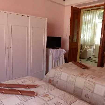 Autentica Dimora Campidanese - Ziu Antoi E Zia Srivia 3*